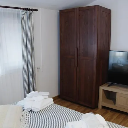 Casa Colinelor 3* Urlati