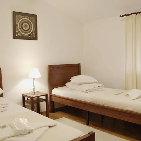 Casa Colinelor Urlati