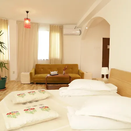 Casa Colinelor Hotel Urlati